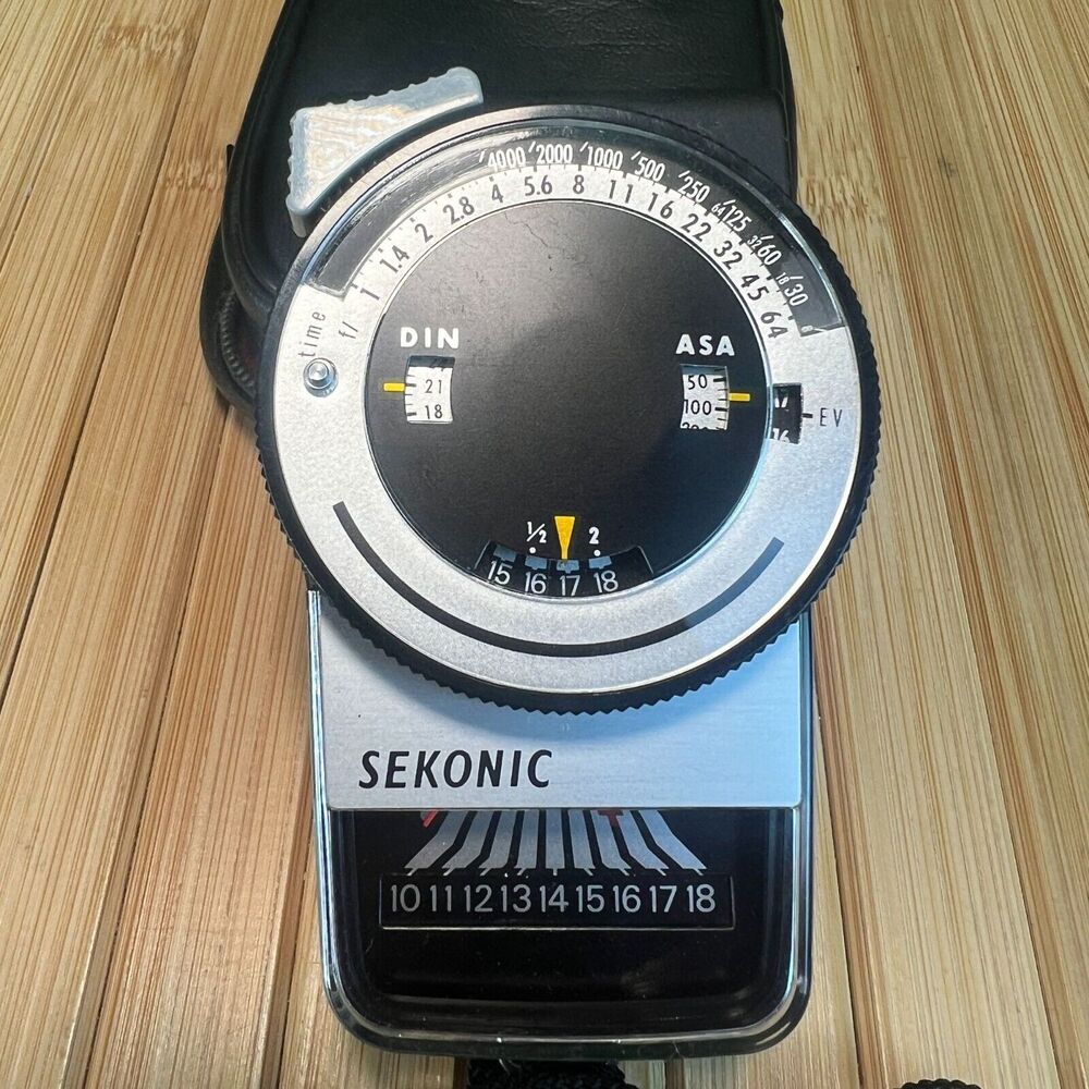 Vintage Sekonic Multi-Lumi L-248 Light Meter w/ Case Made in Japan